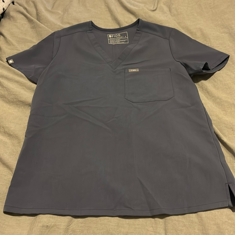 Figs scrub top